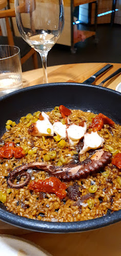 Plaça de Sant Cugat, 1, Ciutat Vella, 08003 Barcelona