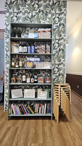 Pastelería La Cerdaña Phone number