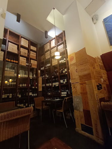 Carrer de les Magdalenes, 19, Ciutat Vella, 08002 Barcelona