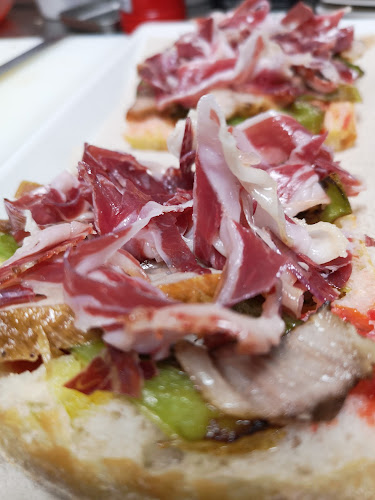 Comments and reviews of La Fábrica Del Pernil