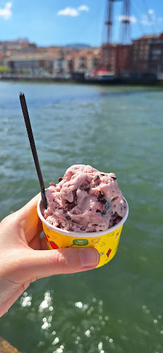 Opinii despre Gelati!! Gelati!! Kiosko de Helados Puente Bizkaia Getxo, Puente Colgante în Getxo - Gastronomía y hostelería