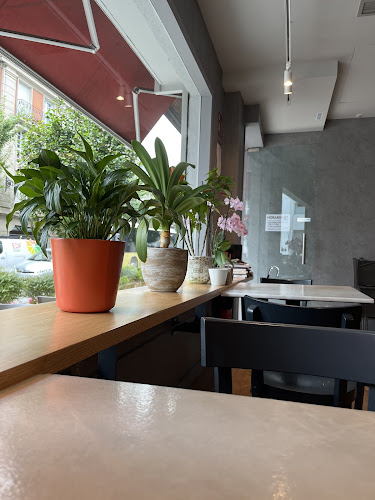 A Biblioteca Café Open Times