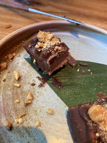 Desoriente Phone number