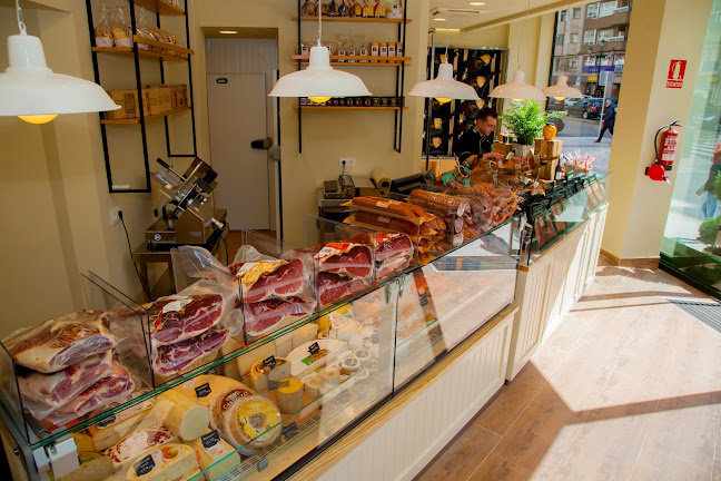 R. de Rosalía de Castro, 51, Santiago de Vigo, 36201 Vigo, Pontevedra