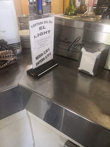 Opinii despre Bar Cafetería Nueva Venecia în Sevilla - Gastronomía y hostelería