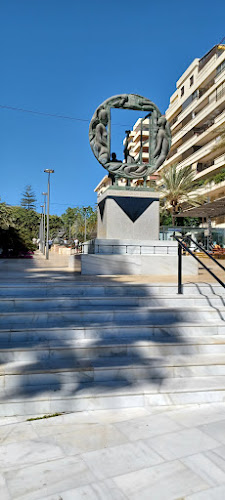 Av. del Mar, 7, local 3, 29602 Marbella, Málaga