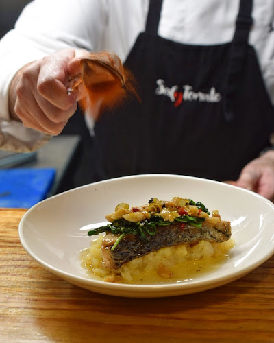 C/ Asunción, 65, 41011 Sevilla