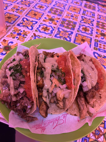 Opinii despre La Fábrica del Taco Sant Antoni în Barcelona - Gastronomía y hostelería