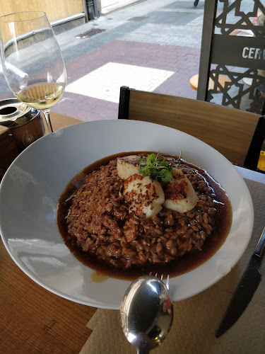 Restaurante Peculiar - Gastronomía y hostelería