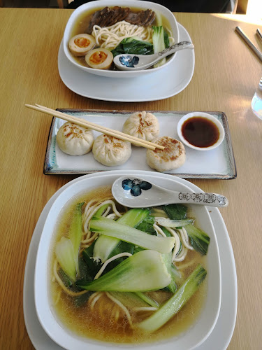 Donghua House - Gastronomía y hostelería