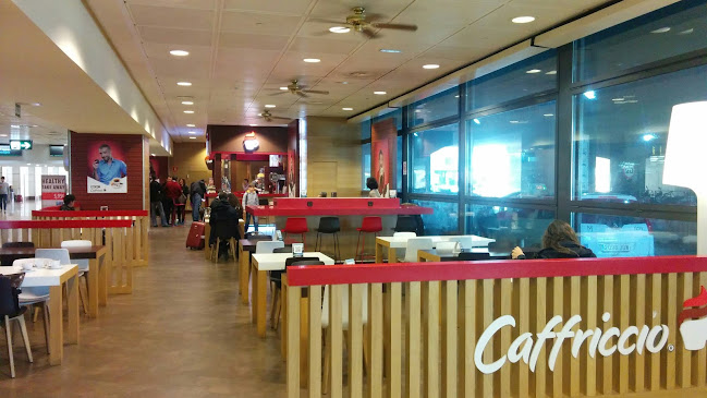 Zona Pública, Aeropuerto Madrid- Barajas, Planta 0. Llegadas, 28042 Madrid