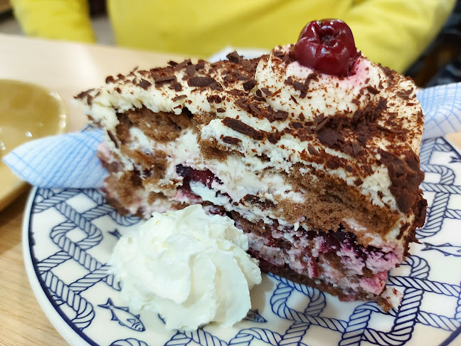 Yake's Cafetería Restaurante - Gastronomía y hostelería