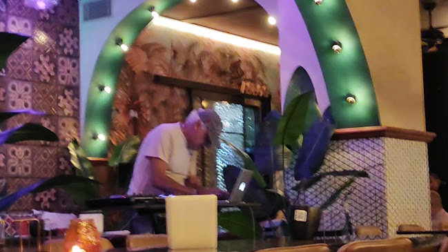 C. Luis Montoto, 32, 41018 Sevilla