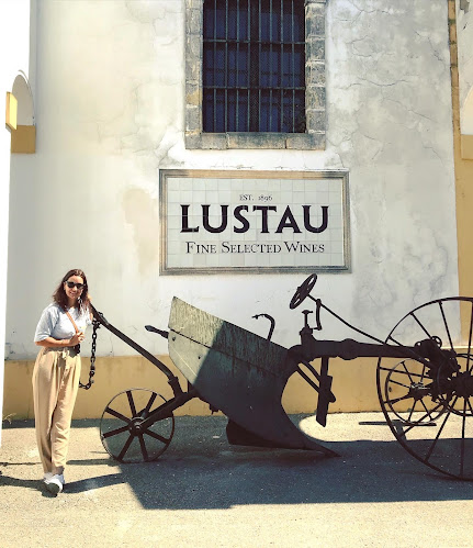 C. Río Adaja, 17, Moncloa - Aravaca, 28023 Madrid