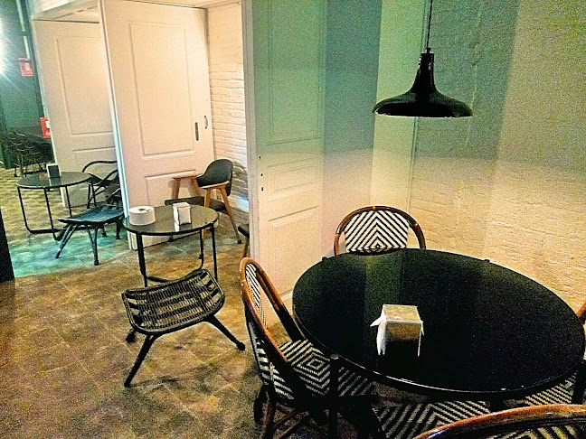 Trini's Cafe Bistro - Gastronomía y hostelería