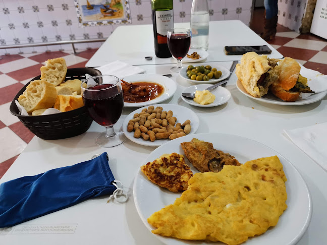 Bar La Báscula Open Times