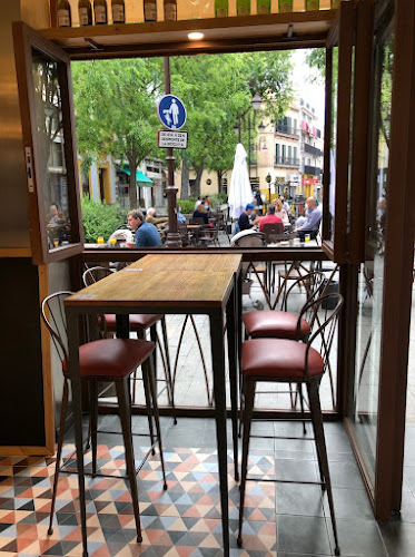 CASA MANOLO TAPAS BAR SEVILLANO - Gastronomía y hostelería