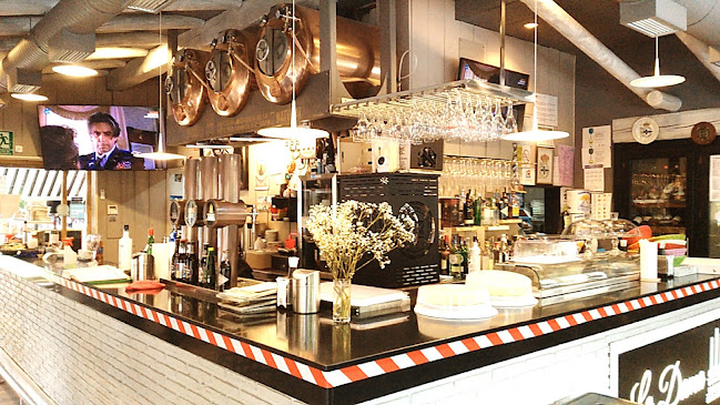 Plaza Exilio, 1, 15179 Porto de Santa Cruz, A Coruña