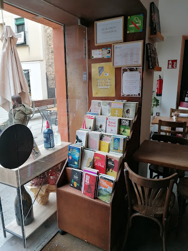 Comments and reviews of Somia Vins i Llibres