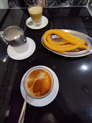 Opinii despre Cafe Bar Los Cuatro Puntales în Málaga - Gastronomía y hostelería