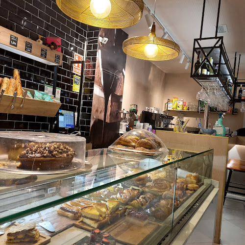 Comments and reviews of Cafetería Pastelería Nicolás Rambaud