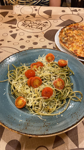 Pizzería La Competencia - Gastronomía y hostelería