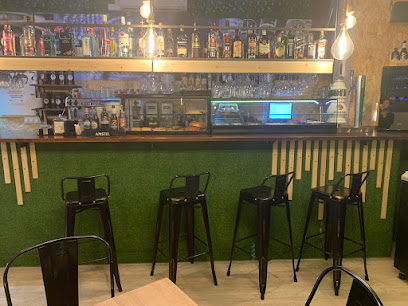 El Garaje de Mama Tía II