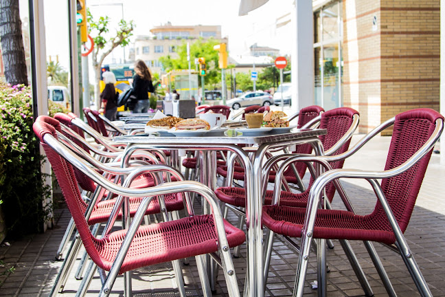 Comentarii opinii despre La Perla Montgat Fleca Cafeteria