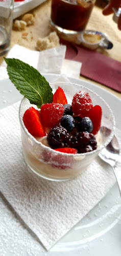 P.º Marítimo Rey de España, 40, 29640 Fuengirola, Málaga