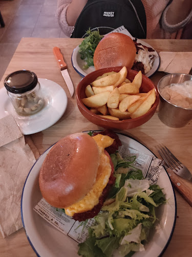 Huevo Poché Phone number