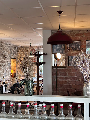 Casa de Comidas La Vegana - Camargo