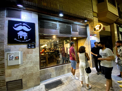 Bigote Blanco Cervezas del Mundo.