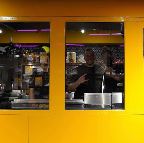 School Busrger - Presidente Alvear