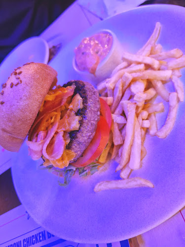 Foster's Hollywood Phone number