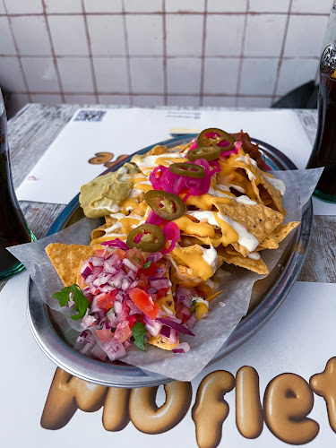 Moflete by Joe Burger - Cuenca